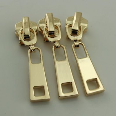 綠色箱包新選擇 歐洲環(huán)保電鍍拉鏈頭，5號(hào)金屬拉鏈頭批發(fā)定做特價(jià)供應(yīng)